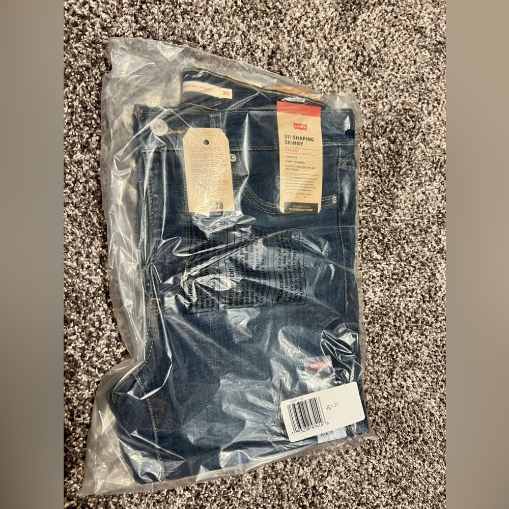 Levi’s Women’s 311 Jeans Size 30/32